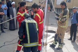 آتش‌نشانان جوان مقنی را از چاه نجات دادند