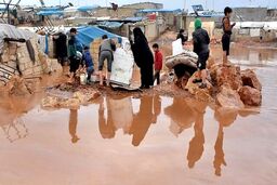 سیل ده‌ها چادر آوارگان در «ادلب» سوریه را زیر آب برد