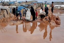 سیل ده‌ها چادر آوارگان در «ادلب» سوریه را زیر آب برد