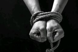جزییات سه روز شکنجه بی‌رحمانه مرد بدهکار از سوی آدم‌ربایان
