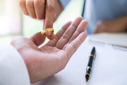 درخواست طلاق به خاطر تحصیلات شوهر