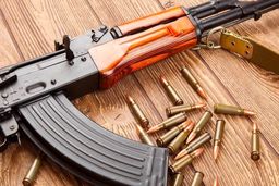 اعضای خانواده یکدیگر را به گلوله بستند