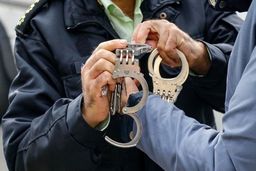 همسایه سنگدل پیرزن تنها را کشت؛ برایم چای آورد اما او را کشتم و طلاهایش را دزدیدم