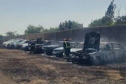 آتش گرفتن ۲۸ خودرو در پارکینگ توقیفی‌ها/ عکس