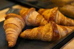 طرز تهیه کروسان خانگی به سبک کارخانه ها