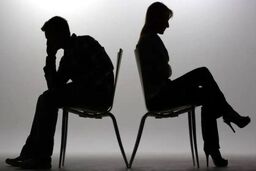 شوهرم روزهای سخت کنارم نبود، طلاق می‌خواهم