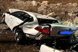 سقوط خودرو به داخل رودخانه ۵ مصدوم بر جای گذاشت
