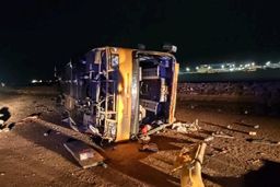 جزئیات حادثه واژگونی اتوبوس در استان کرمان با ۱۱ فوتی