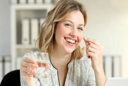 ۳ ویتامین مورد نیاز برای سلامت پوست