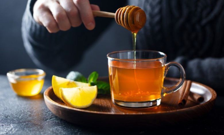 آیا عسل در چای داغ بی‌فایده یا مضر است؟