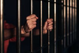 مردی پسر معتادش را در حمایت از دخترش به قتل رساند