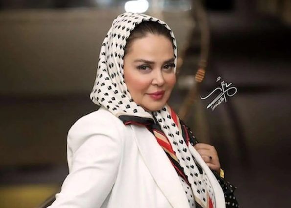 عکسی از بهاره رهنما در صحنه تئاتر بانوی اول