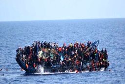 مرگ ۴۸ نفر در اثر واژگونی قایق