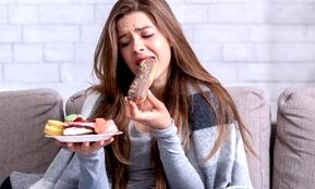 چرا استرس باعث پرخوری می‌شود؟/ غذا یا ابزار بقا؟/ فلسفه «پرخوری عصبی» چیست؟