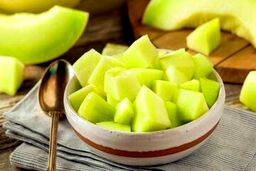 خوردن طالبی برای این افراد ضرر دارد