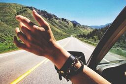وسایل ضروری سفر چیست و با خودمان چی ببریم؟