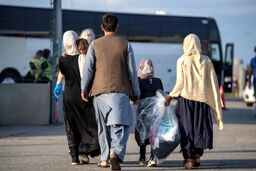 این گروه اتباع می‌توانند در ایران بمانند؛ سرنوشت اتباع غیرمجاز متاهل چه می‌شود؟