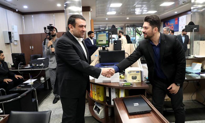 بازدید نجارزاده از برخی شعب انتقال یافته بانک سابق آینده به بانک ملی ایران/ استمرار بی وقفه خدمات به مردم و تمرکز بر مشتری مداری