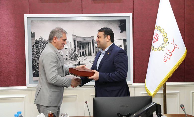 رئیس ستاد اجرایی انتقال منصوب شد/ تاکید مدیرعامل بانک ملی ایران بر استمرار خدمات بهینه به مشتریان و تکریم همکاران جدید