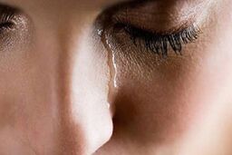 زن 28 ساله: شوهرم با پیرزن همسایه ازدواج موقت کرد، شکایت دارم