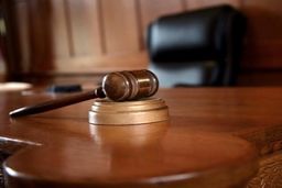 مردی همسر و نوزادش را کشت و از کشور فرار کرد